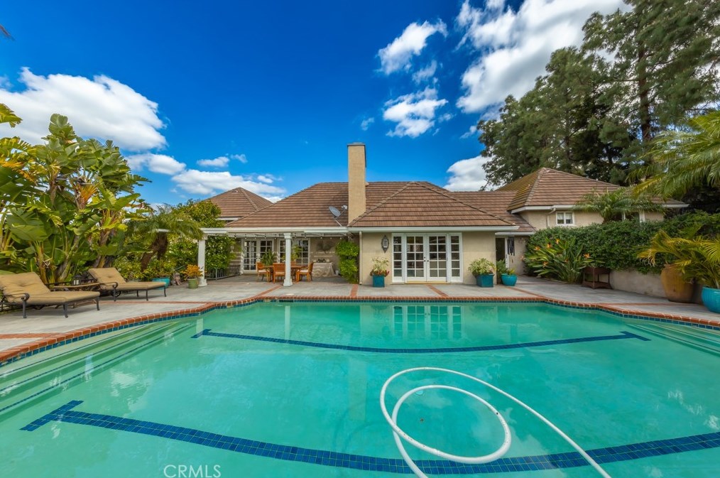 255 Owens Dr, Anaheim CA  92808-1327 exterior