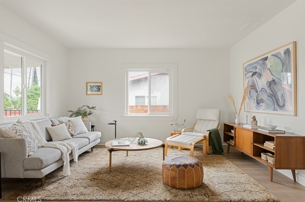 3912 Seneca Ave, Los Angeles CA  90039-1639 exterior