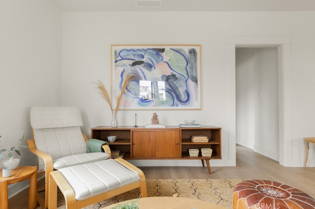 3912 Seneca Ave, Los Angeles CA  90039-1639 exterior