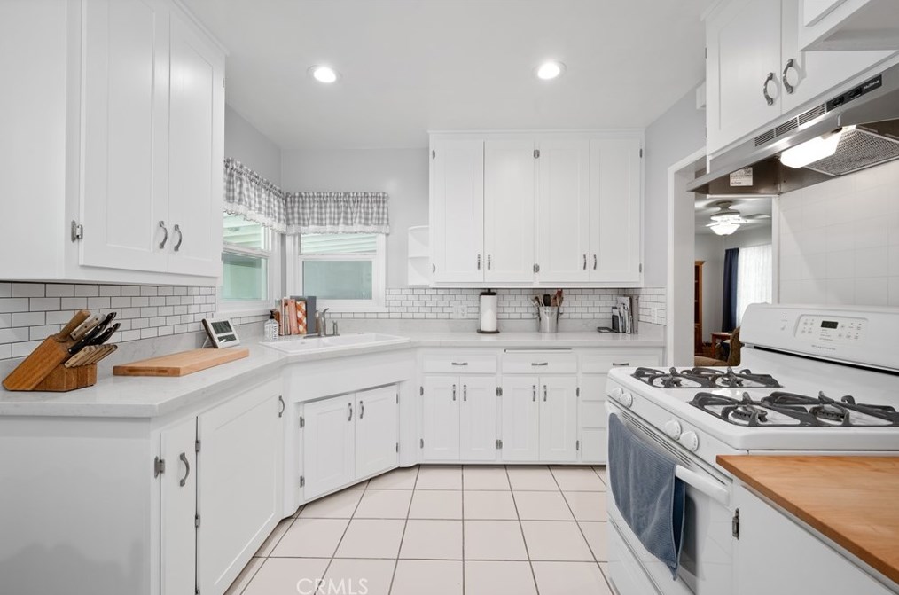 13846 Dunrobin Ave, Bellflower CA 90706-2420 exterior