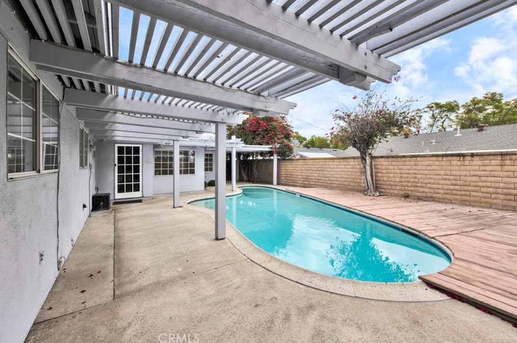 2838 Orange Grv Ave, Orange CA 92867-7346 exterior