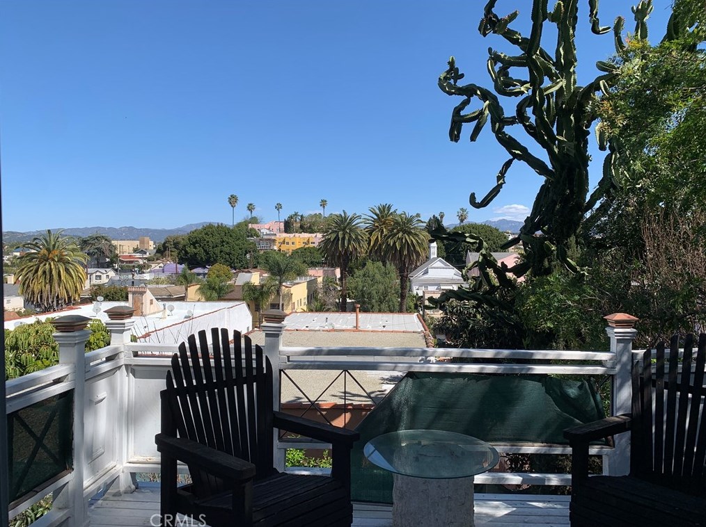 2555 5th St, Los Angeles CA  90057-1900 exterior