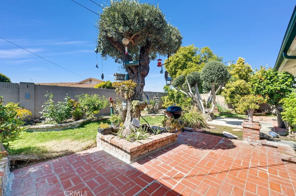 1027 Marjan St, Anaheim CA  92806-5034 exterior