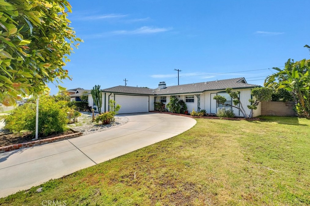 1027 Marjan St, Anaheim CA  92806-5034 exterior