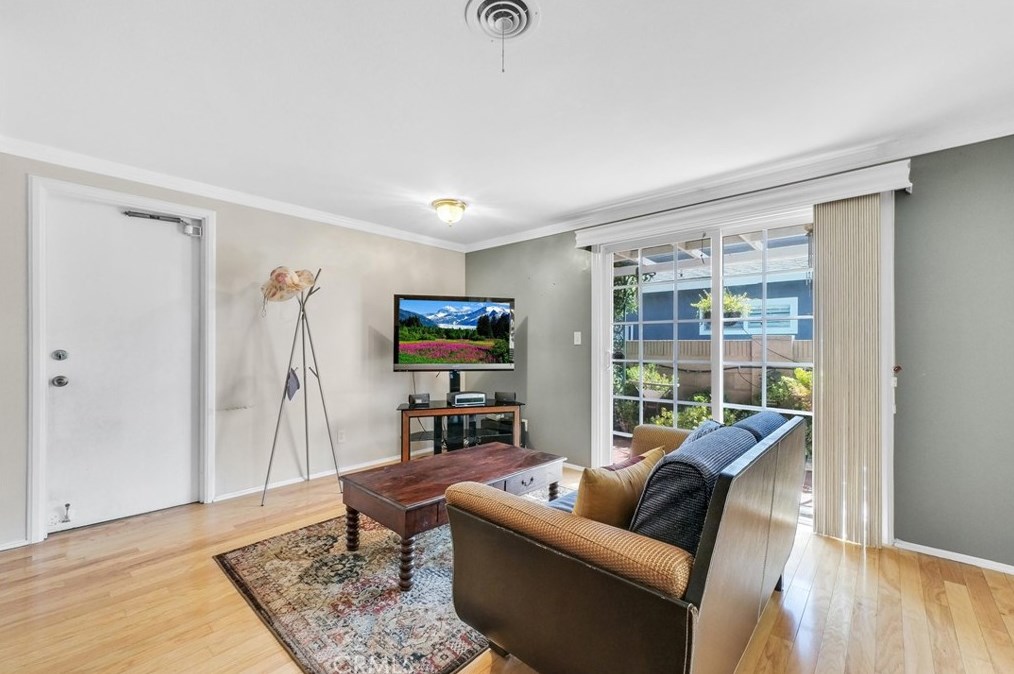 1027 Marjan St, Anaheim CA  92806-5034 exterior