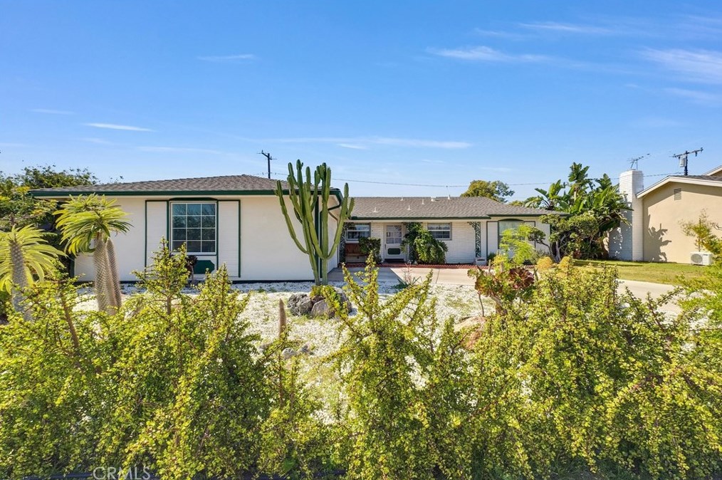 1027 Marjan St, Anaheim CA  92806-5034 exterior