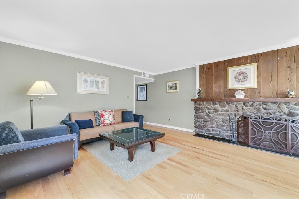 1027 Marjan St, Anaheim CA  92806-5034 exterior