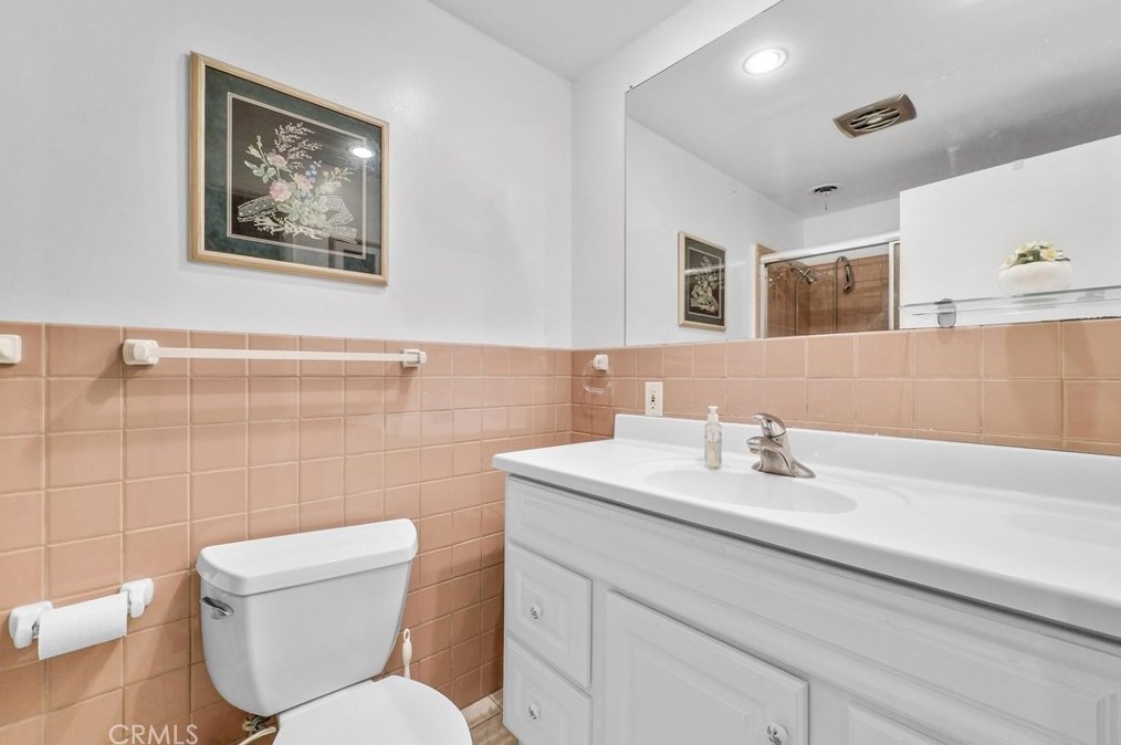 1027 Marjan St, Anaheim CA  92806-5034 exterior