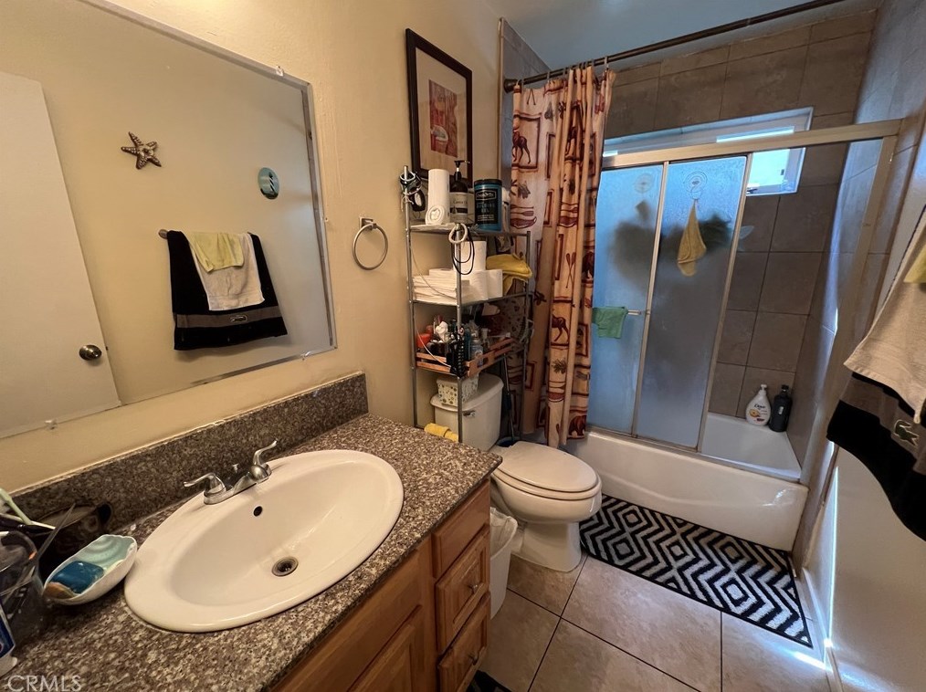17082 Emerald Ln, Huntington Beach CA  92647-5786 exterior