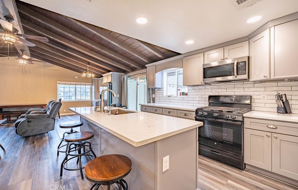 3440 Torrey St, Riverside CA  92503-5161 exterior