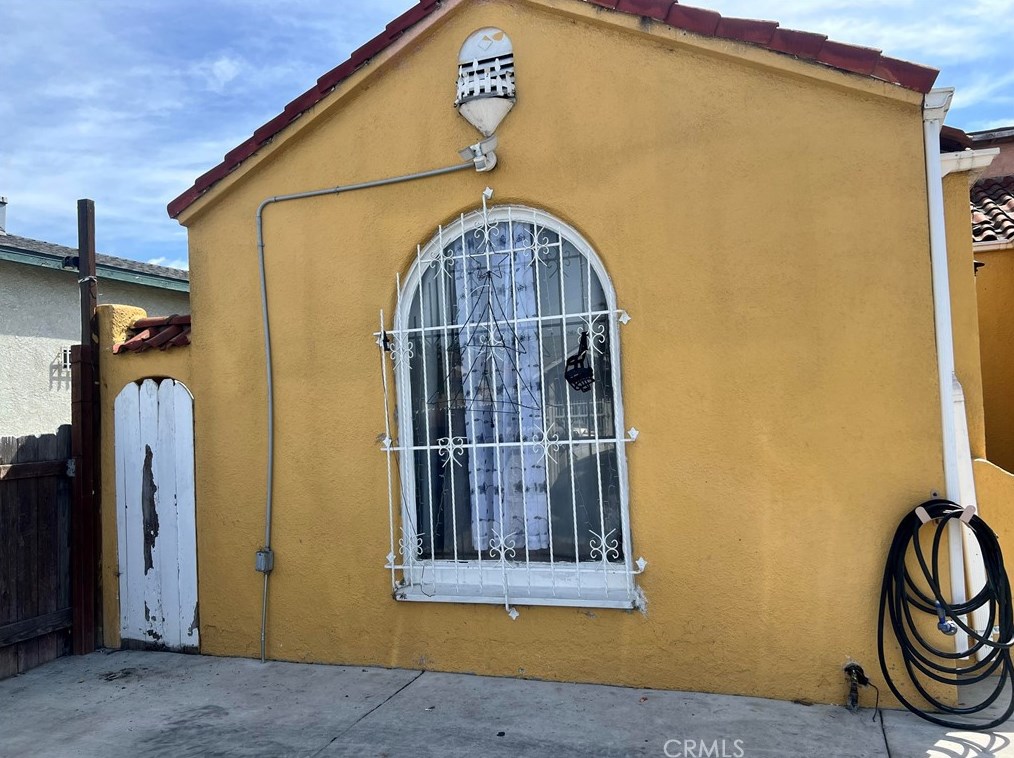 340 83rd St, Los Angeles CA  90003-3002 exterior