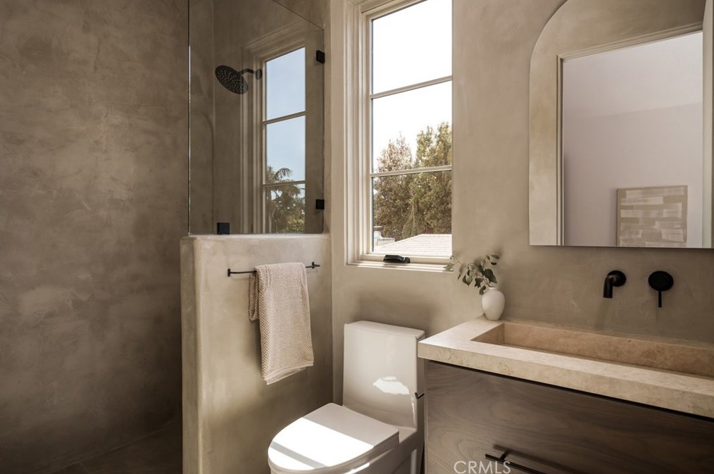 3706 Barry Ave, Los Angeles CA  90066-3204 exterior
