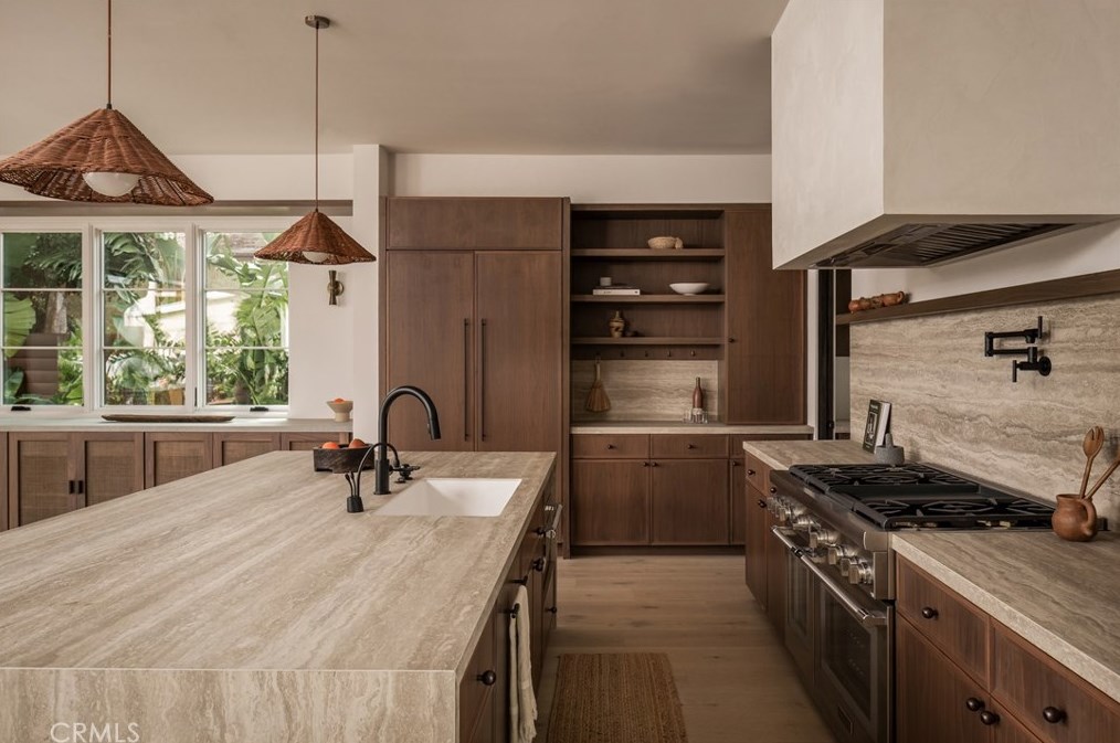 3706 Barry Ave, Los Angeles CA  90066-3204 exterior