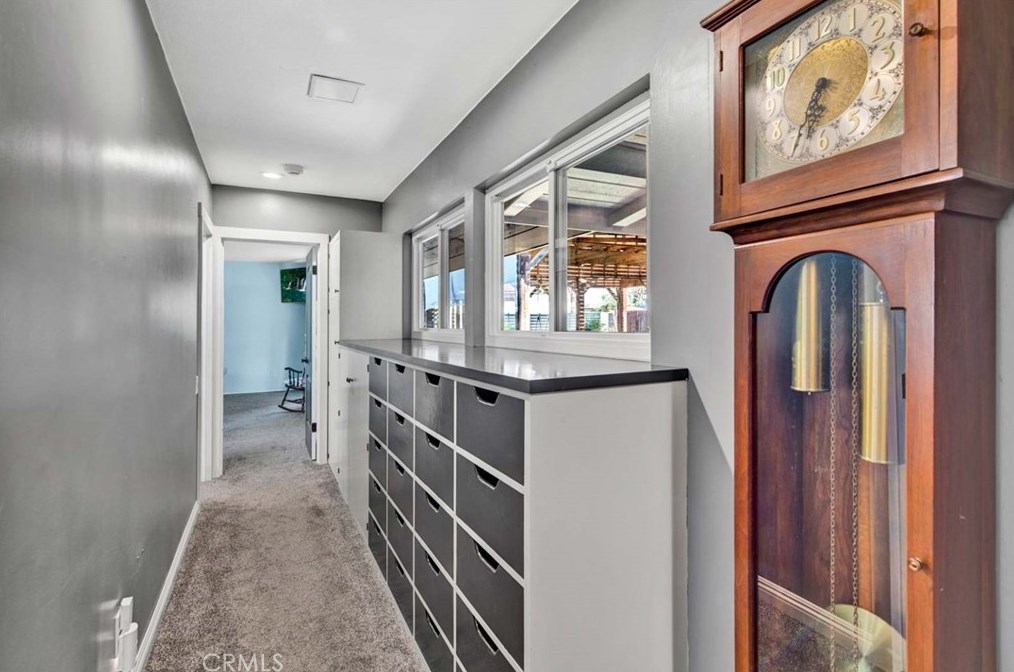 8187 Sherwood Pl, Riverside CA  92504-3439 exterior