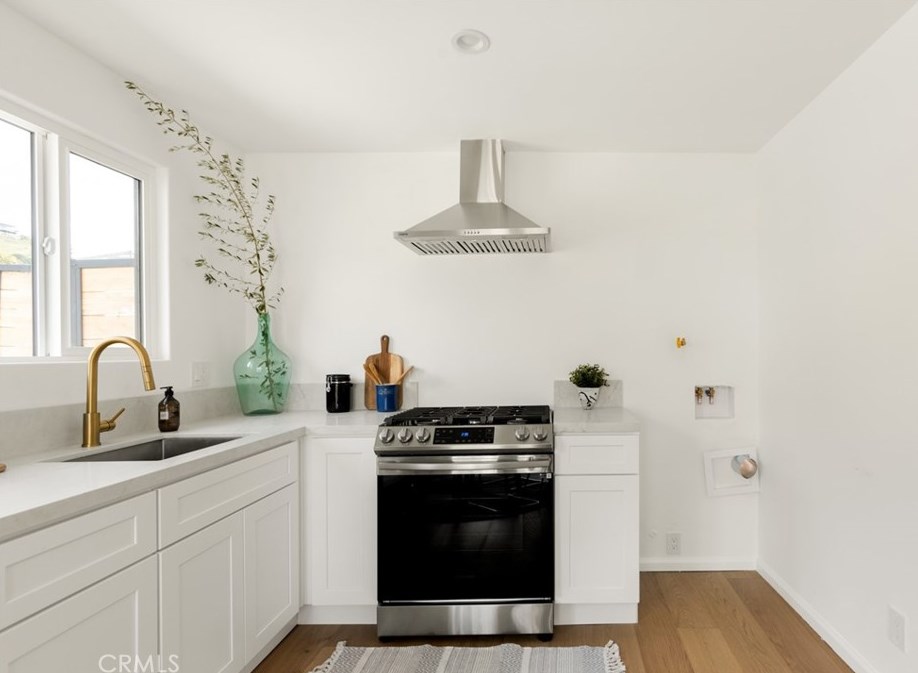 3346 Loosmore St, Los Angeles CA  90065-1711 exterior