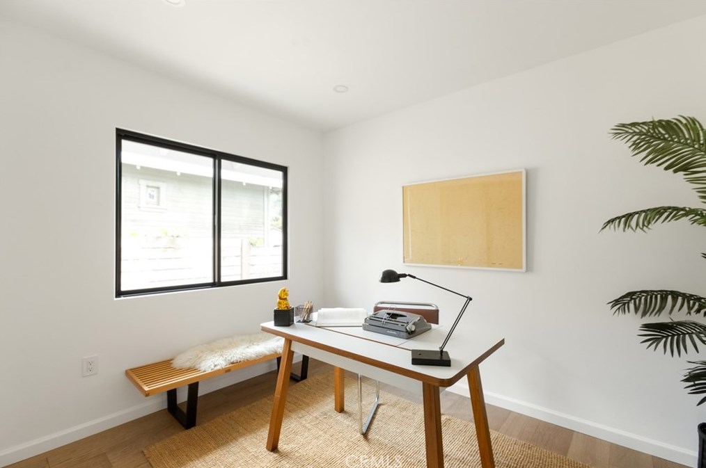 3346 Loosmore St, Los Angeles CA  90065-1711 exterior