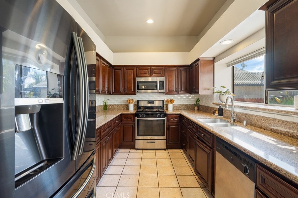 26463 Petaluma Ave, Moreno Valley CA  92555-2464 exterior