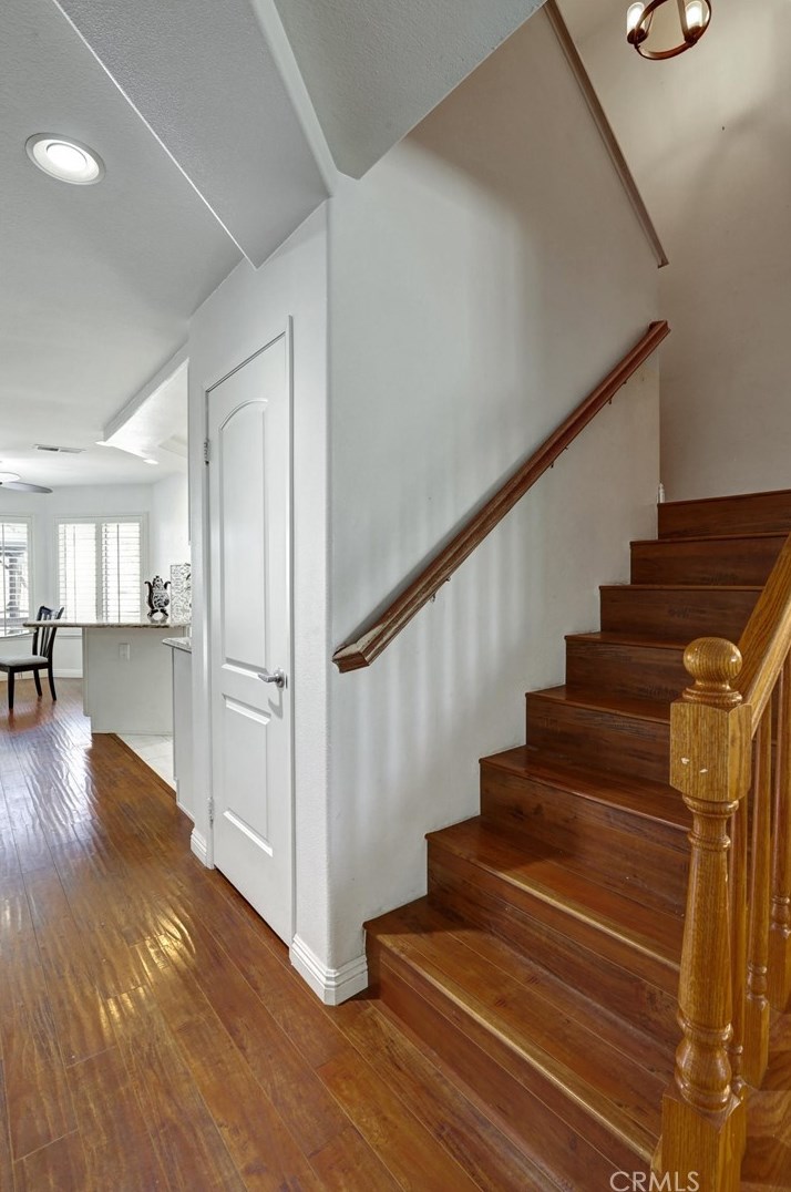 14 Arizona, Irvine CA  92606-1762 exterior