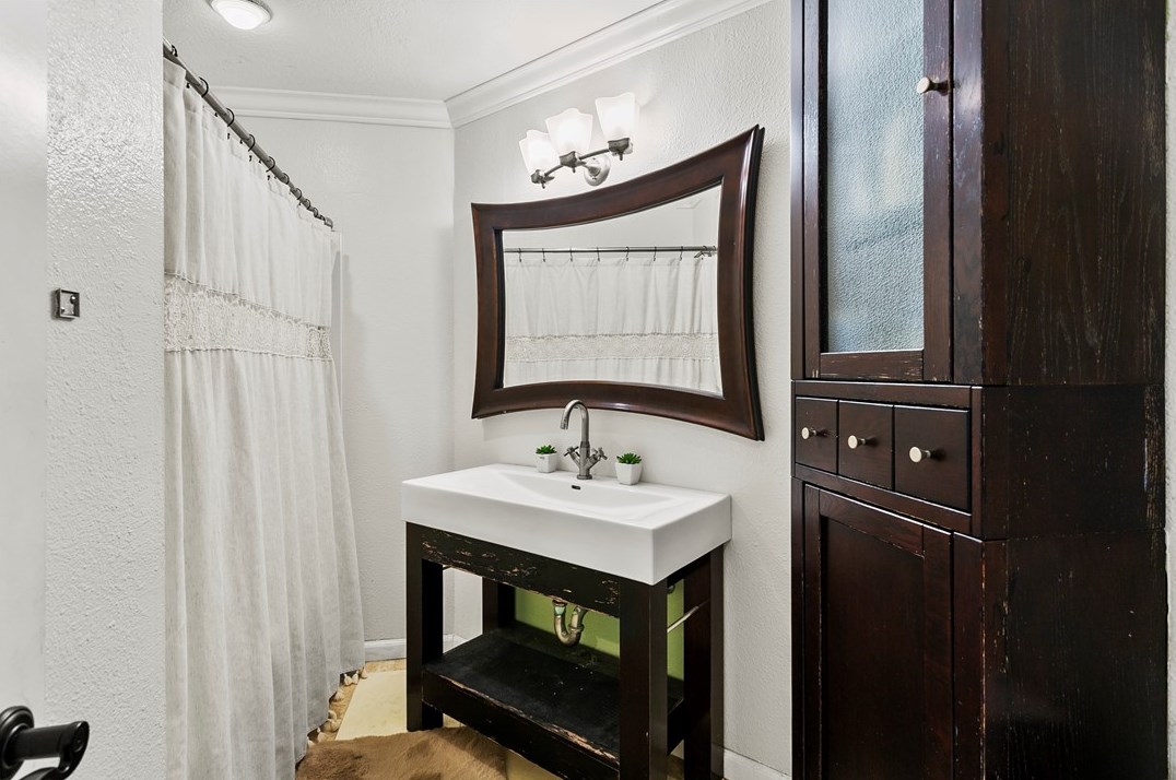 720 Palomino Ln, Anaheim CA  92807-4877 exterior