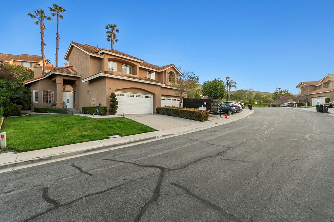 720 Palomino Ln, Anaheim CA  92807-4877 exterior