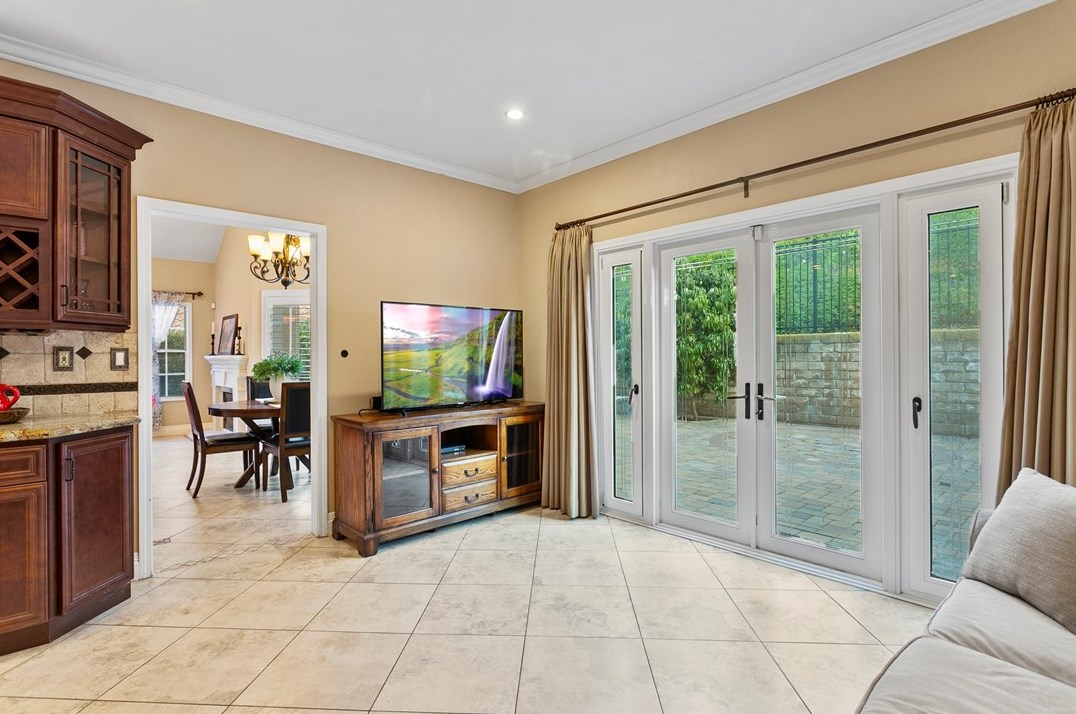 720 Palomino Ln, Anaheim CA  92807-4877 exterior