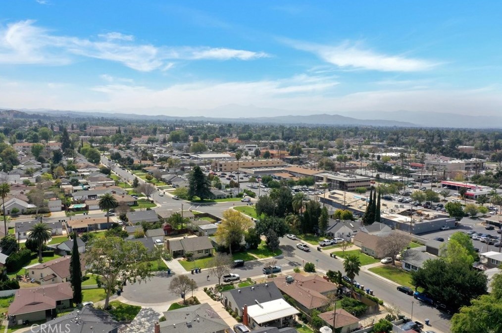 6741 Yellowstone Dr, Riverside CA  92506-3924 exterior