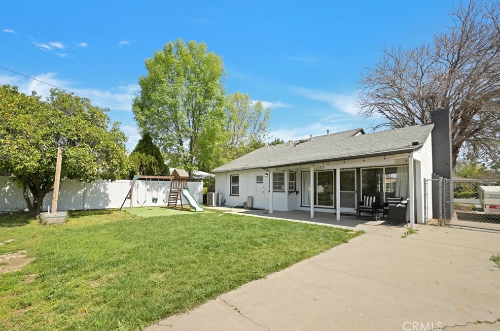 6741 Yellowstone Dr, Riverside CA  92506-3924 exterior