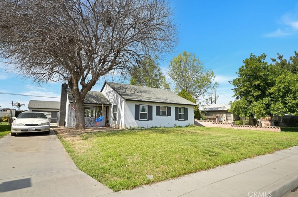 6741 Yellowstone Dr, Riverside CA  92506-3032 exterior