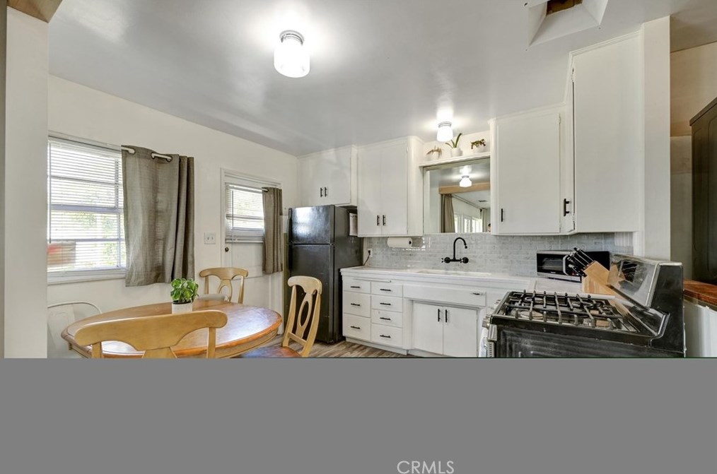 6741 Yellowstone Dr, Riverside CA  92506-3924 exterior