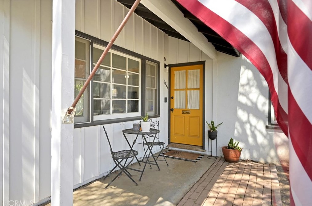 6741 Yellowstone Dr, Riverside CA  92506-3924 exterior