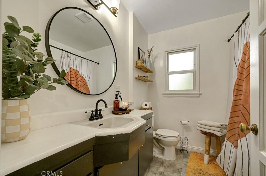 6741 Yellowstone Dr, Riverside CA  92506-3924 exterior