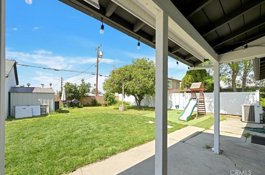 6741 Yellowstone Dr, Riverside CA  92506-3924 exterior