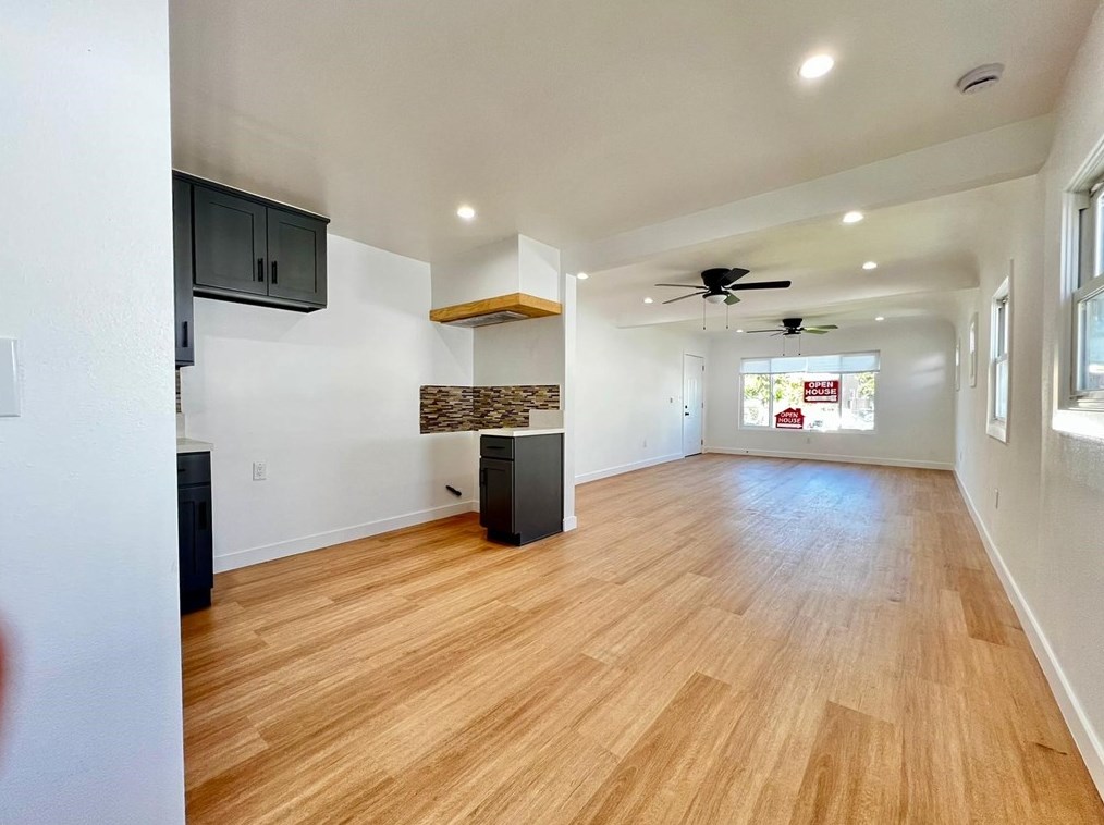 818 83rd St, Los Angeles CA  90001-3606 exterior