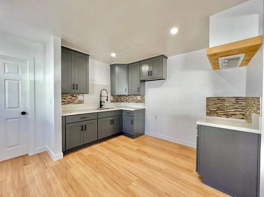 818 83rd St, Los Angeles CA  90001-3606 exterior