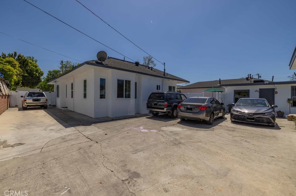2314 Bristol St, Santa Ana CA  92704-5721 exterior