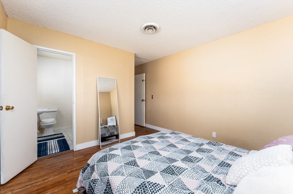 6687 Lessie Ln, Riverside CA  92503-1232 exterior