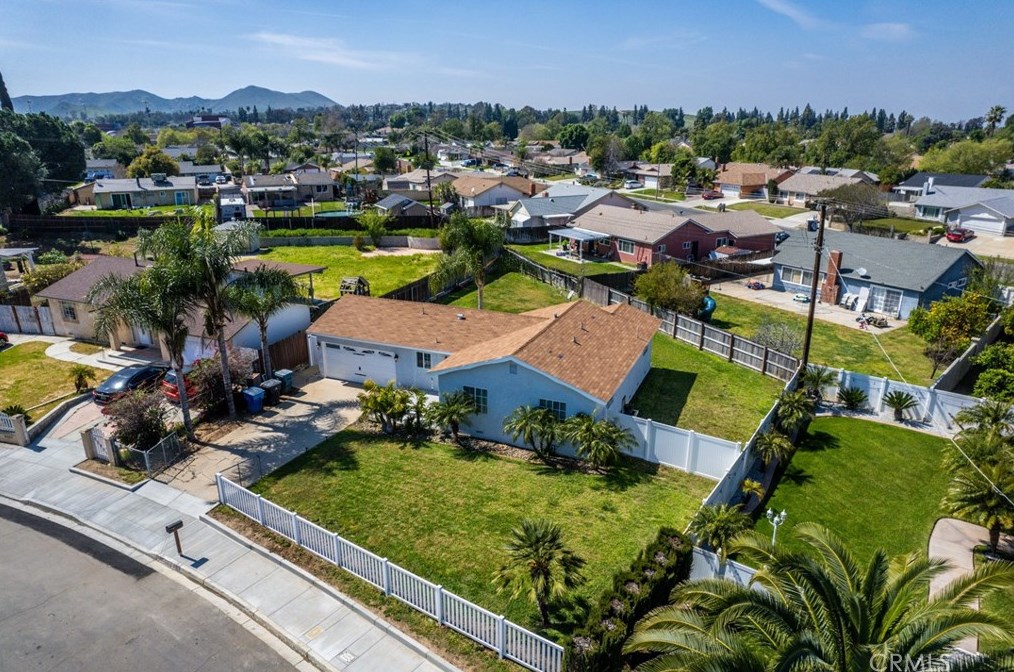 6687 Lessie Ln, Riverside CA  92503-1232 exterior