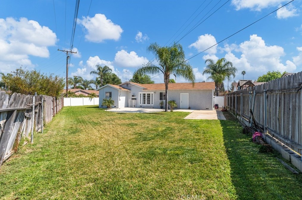 6687 Lessie Ln, Riverside CA  92503-1232 exterior