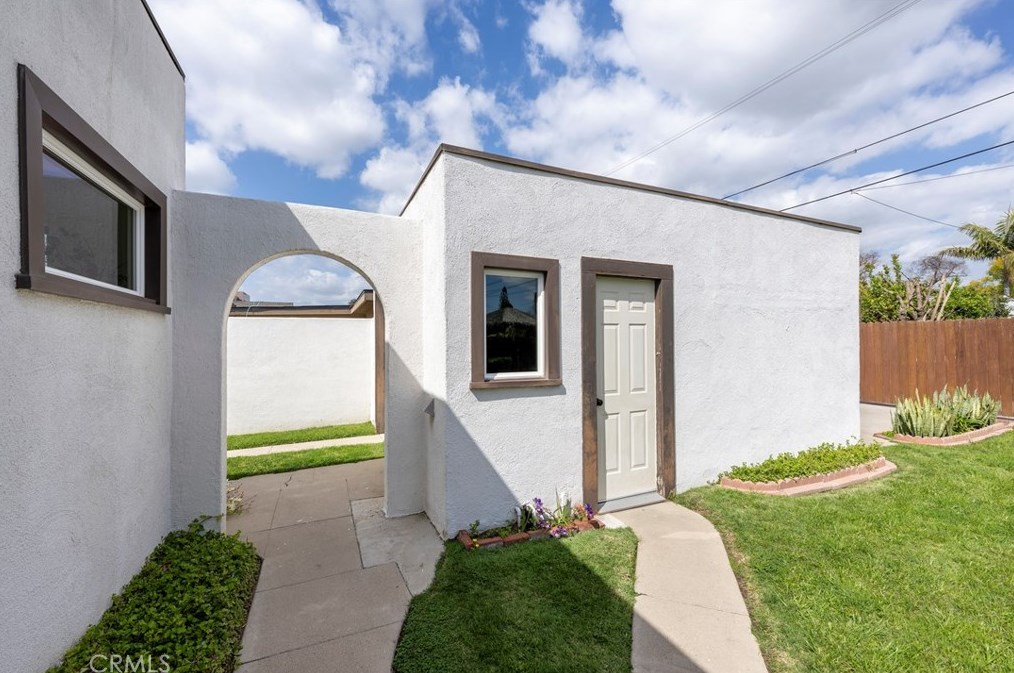 538 Helena St, Anaheim CA  92805-4530 exterior