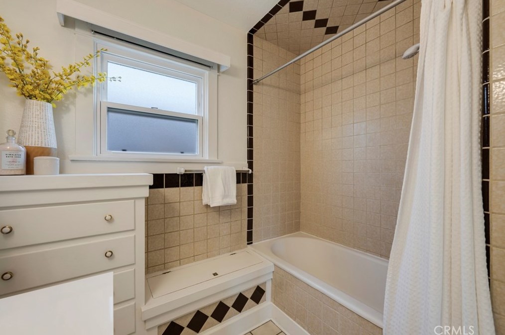 538 Helena St, Anaheim CA  92805-4530 exterior