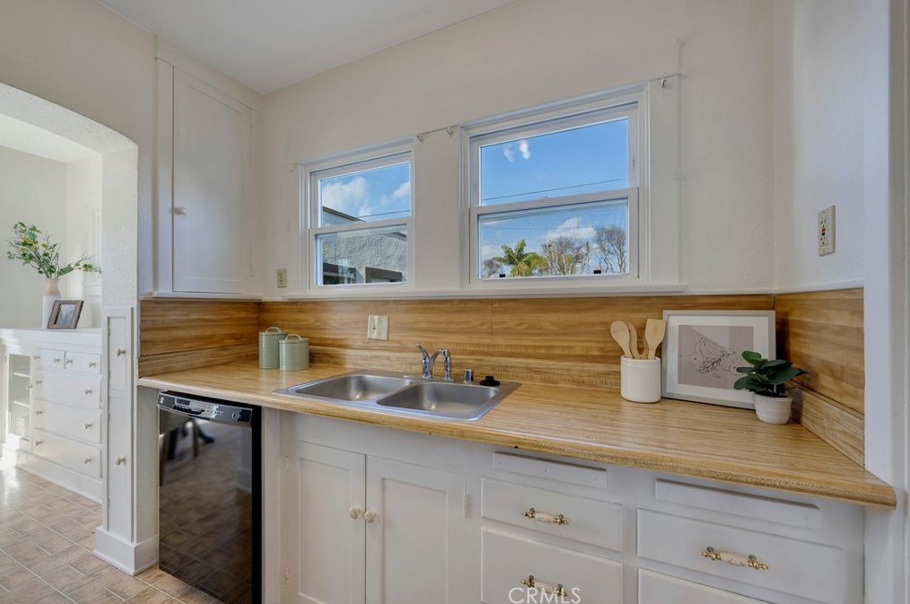 538 Helena St, Anaheim CA  92805-4530 exterior