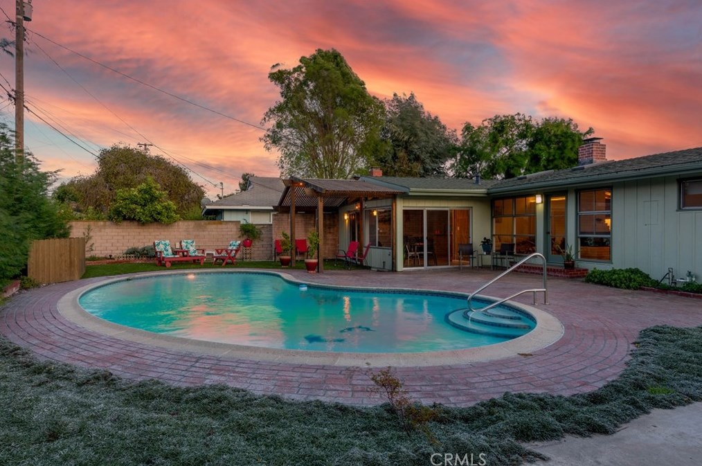 6443 Bayard St, Long Beach CA  90815-3402 exterior