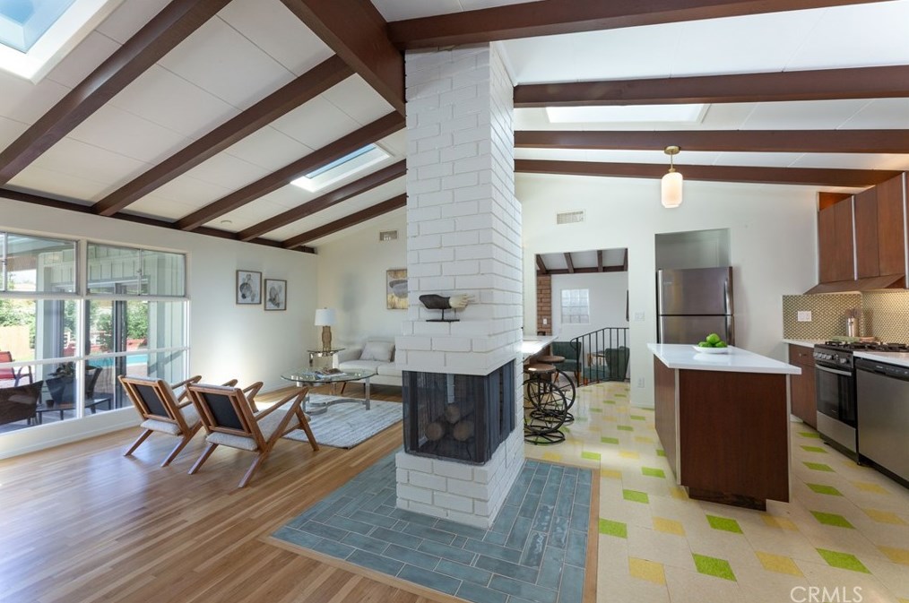 6443 Bayard St, Long Beach CA  90815-3402 exterior