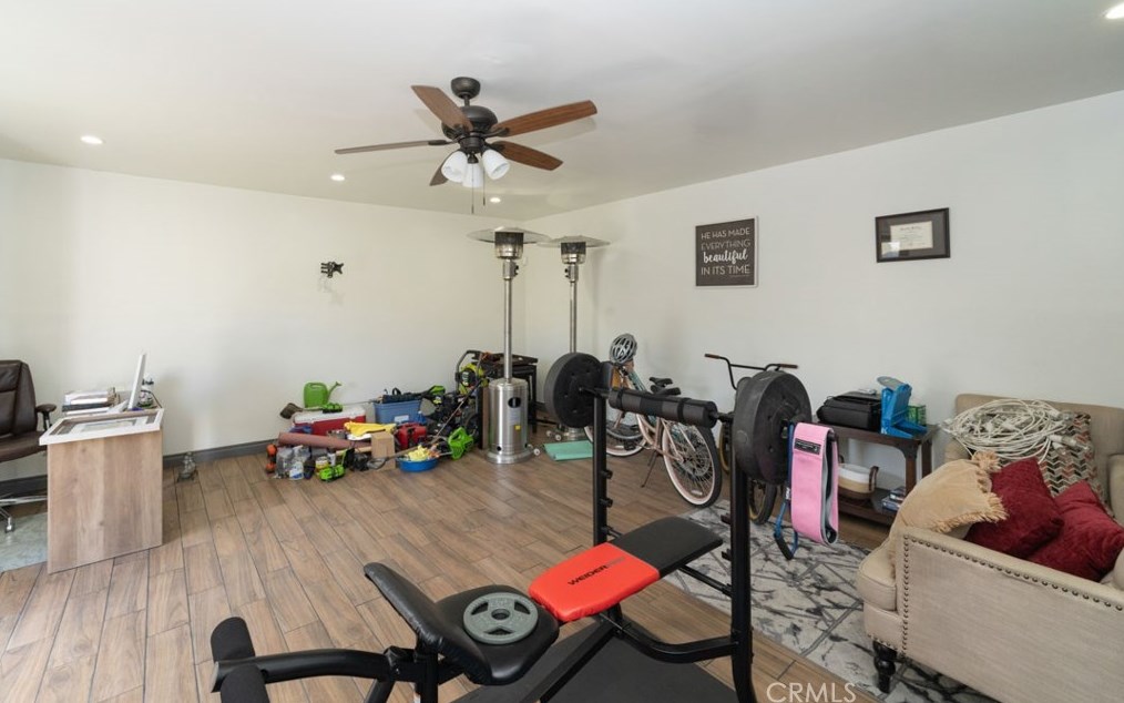 327 76th St, Los Angeles CA  90003-2321 exterior