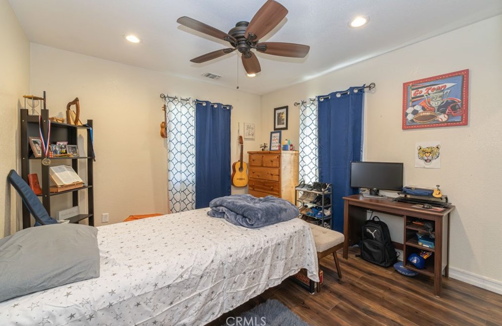 327 76th St, Los Angeles CA  90003-2321 exterior