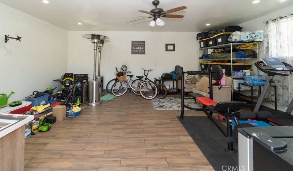 327 76th St, Los Angeles CA  90003-2321 exterior
