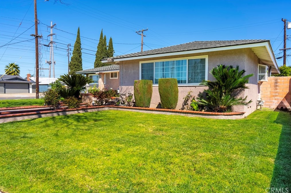 2673 Yale Ave, Anaheim CA  92801-4953 exterior
