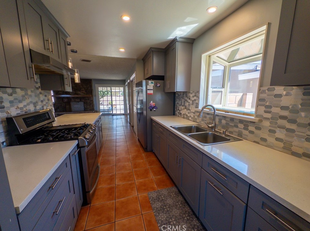 2673 Yale Ave, Anaheim CA  92801-4953 exterior