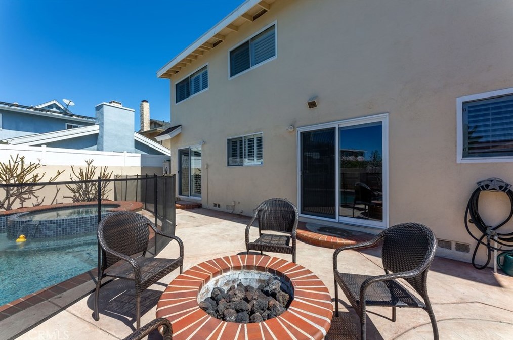8201 Santa Margarita Ln, Buena Park CA  90623-2218 exterior