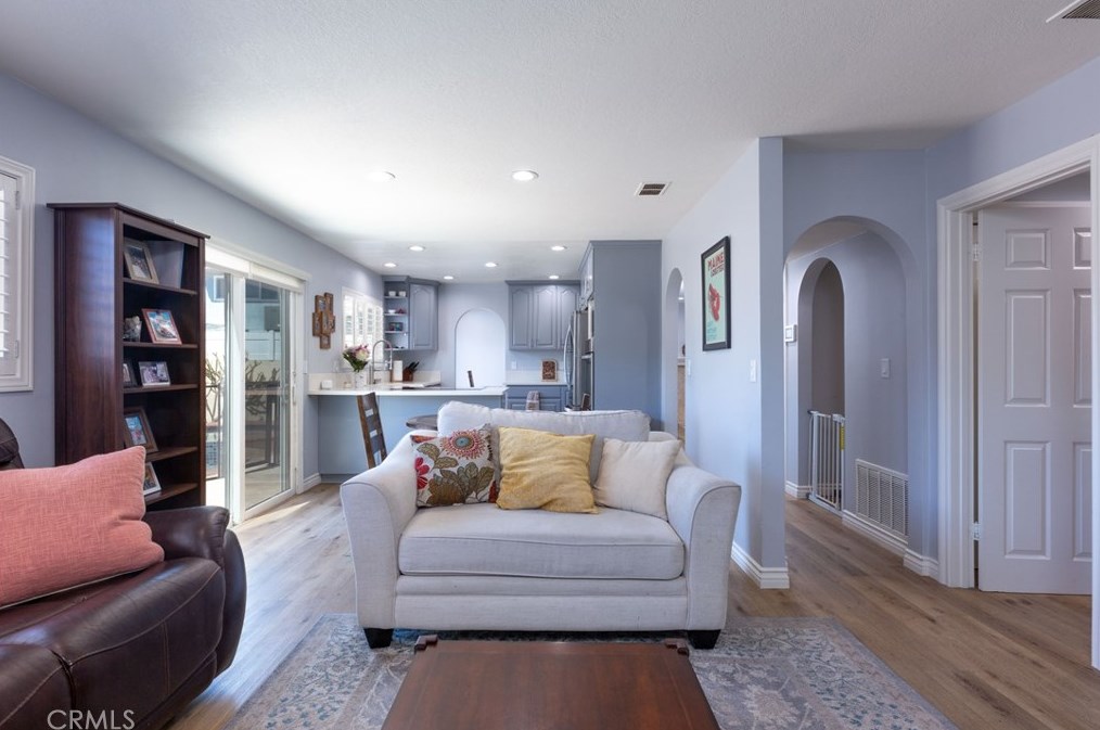 8201 Santa Margarita Ln, Buena Park CA  90623-2218 exterior